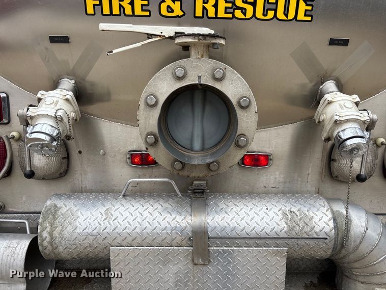 image for item EM5039 1988 Ford L9000 tanker fire truck