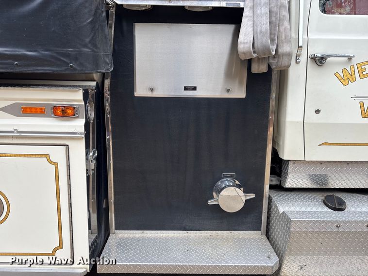 image for item EM5039 1988 Ford L9000 tanker fire truck