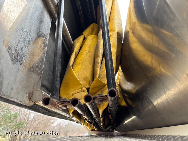 image for item EM5039 1988 Ford L9000 tanker fire truck