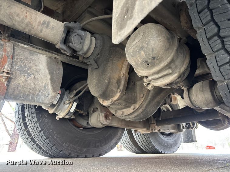 image for item EM5039 1988 Ford L9000 tanker fire truck