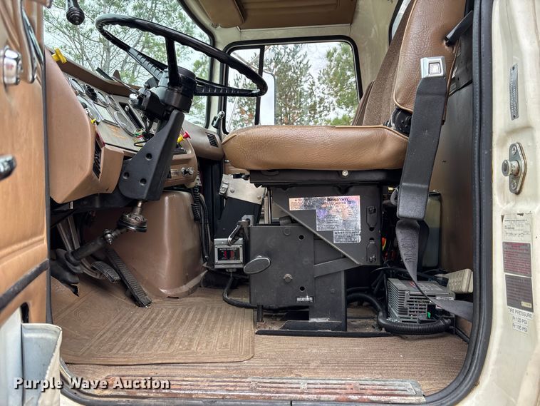 image for item EM5039 1988 Ford L9000 tanker fire truck