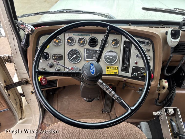 image for item EM5039 1988 Ford L9000 tanker fire truck