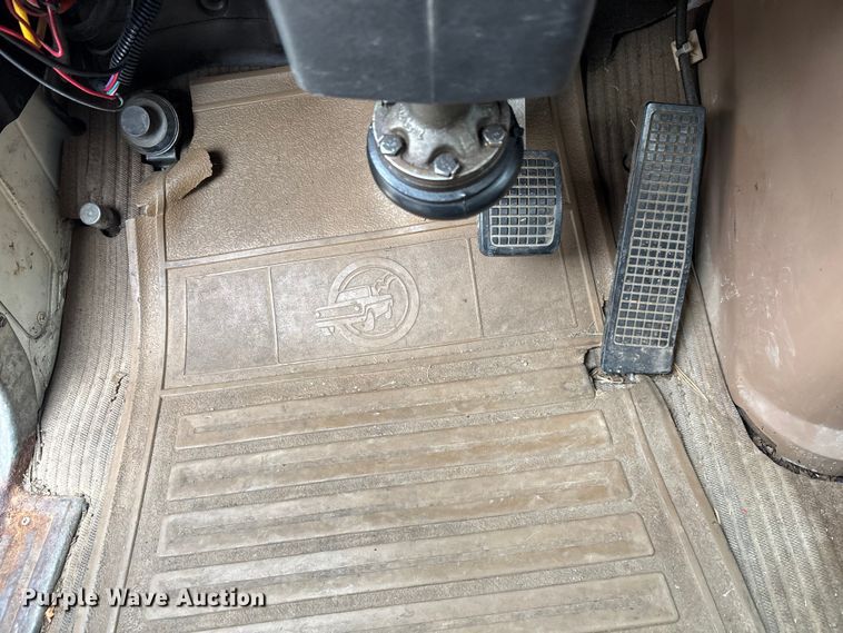 image for item EM5039 1988 Ford L9000 tanker fire truck