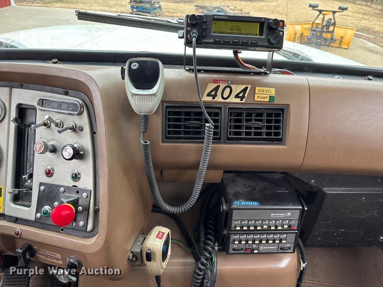 image for item EM5039 1988 Ford L9000 tanker fire truck