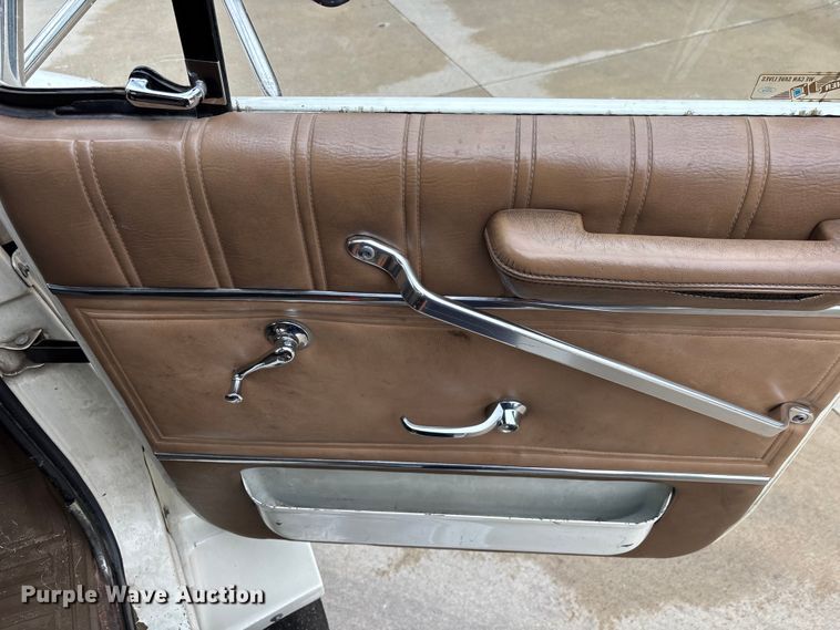 image for item EM5039 1988 Ford L9000 tanker fire truck