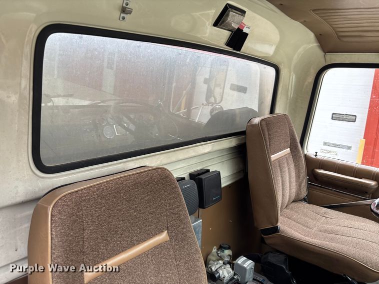 image for item EM5039 1988 Ford L9000 tanker fire truck