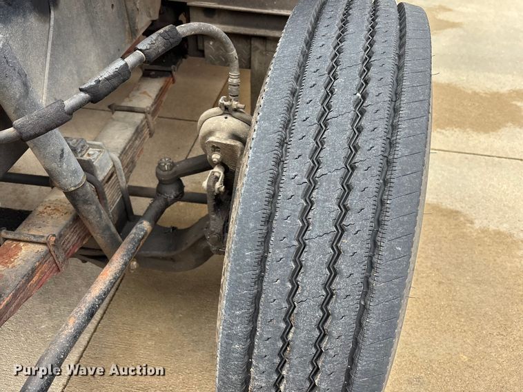 image for item EM5039 1988 Ford L9000 tanker fire truck