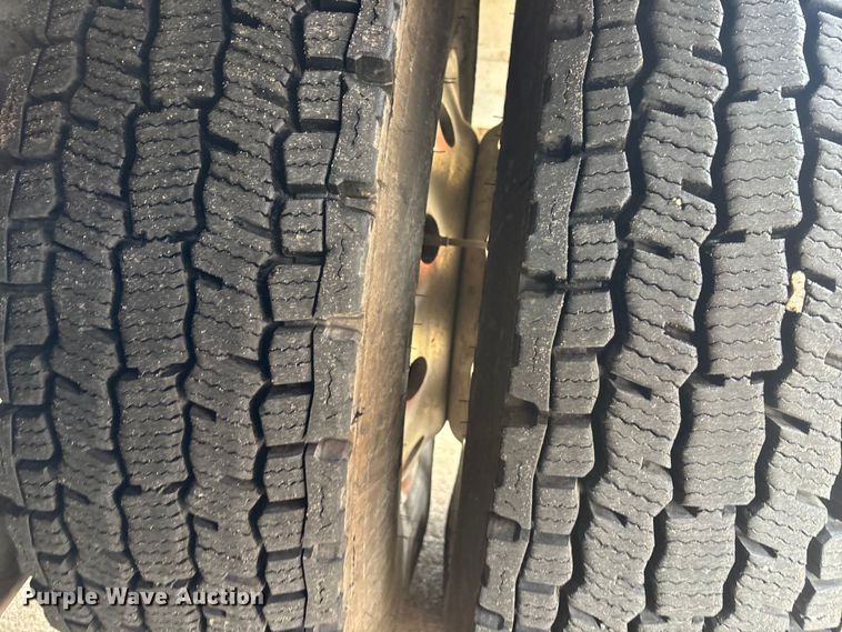 image for item EM5039 1988 Ford L9000 tanker fire truck