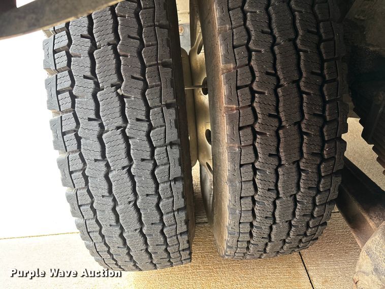 image for item EM5039 1988 Ford L9000 tanker fire truck