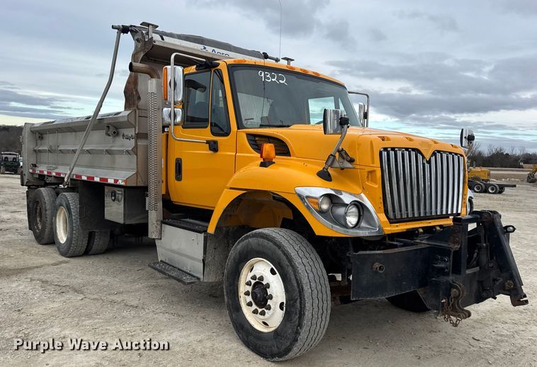 image for item EN0899 2016 International 7500 dump truck