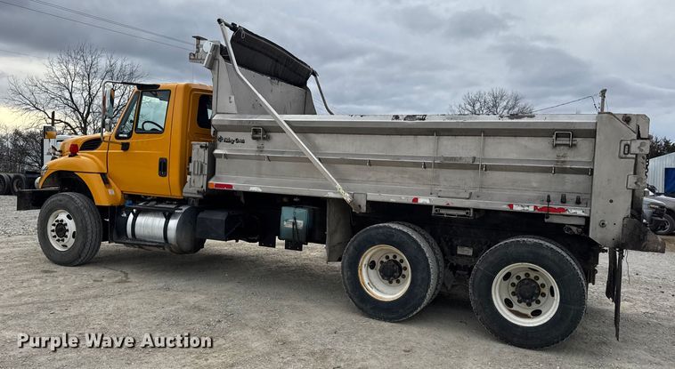 image for item EN0899 2016 International 7500 dump truck