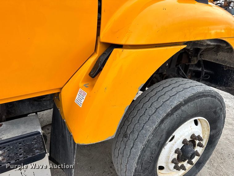 image for item EN0899 2016 International 7500 dump truck