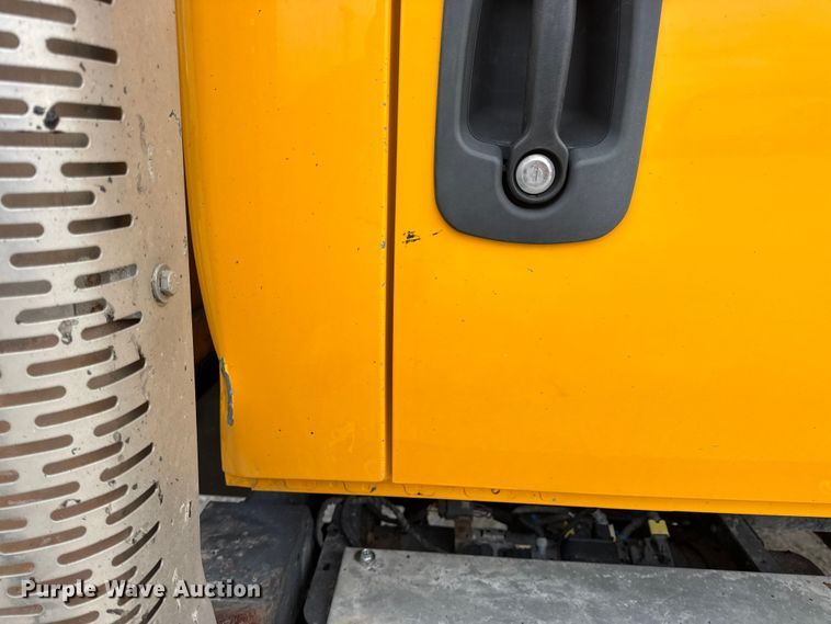 image for item EN0899 2016 International 7500 dump truck