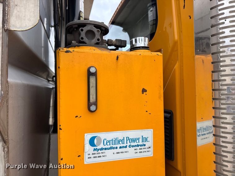 image for item EN0899 2016 International 7500 dump truck