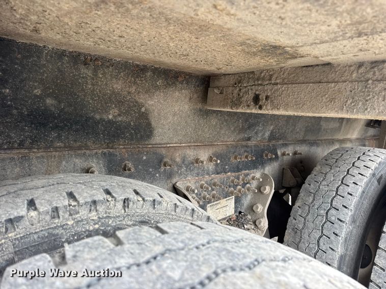 image for item EN0899 2016 International 7500 dump truck