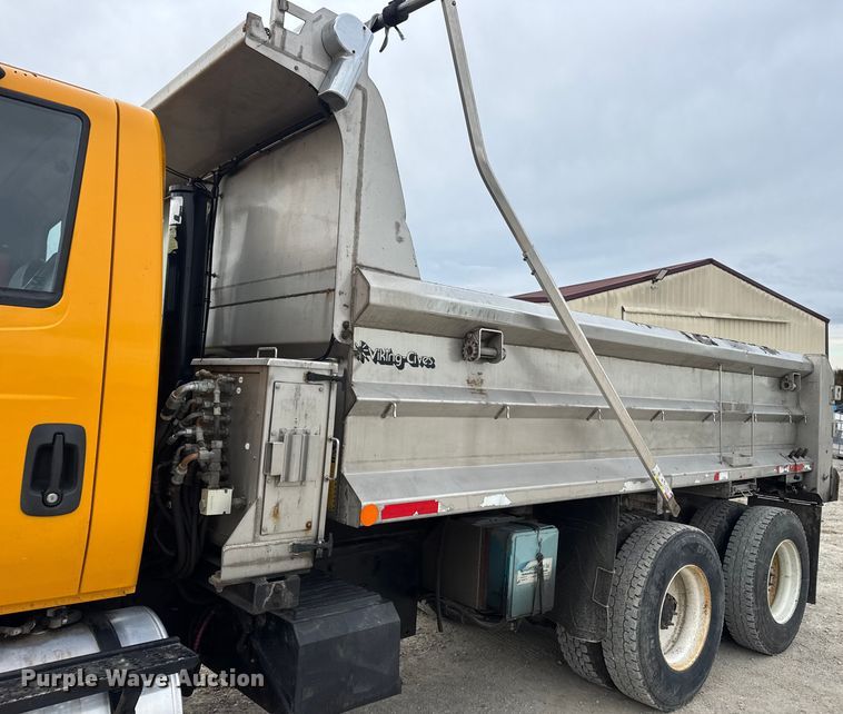 image for item EN0899 2016 International 7500 dump truck