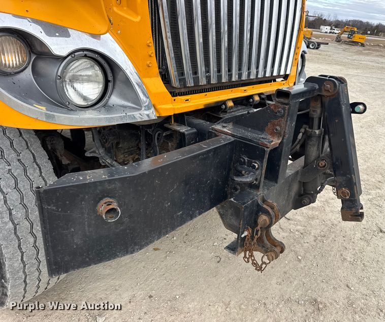 image for item EN0899 2016 International 7500 dump truck