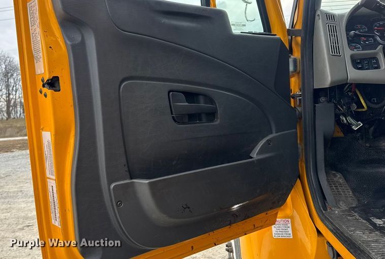 image for item EN0899 2016 International 7500 dump truck