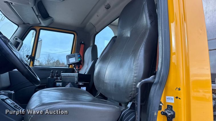 image for item EN0899 2016 International 7500 dump truck