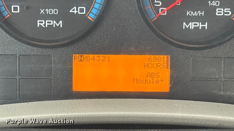 image for item EN0899 2016 International 7500 dump truck