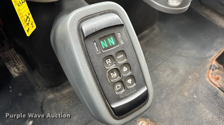 image for item EN0899 2016 International 7500 dump truck