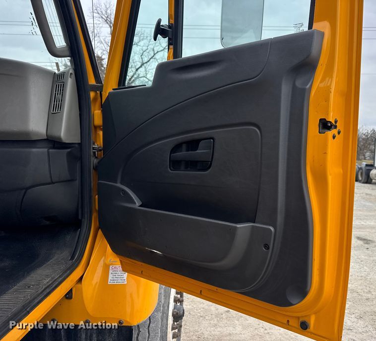 image for item EN0899 2016 International 7500 dump truck