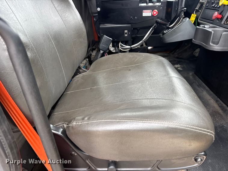 image for item EN0899 2016 International 7500 dump truck