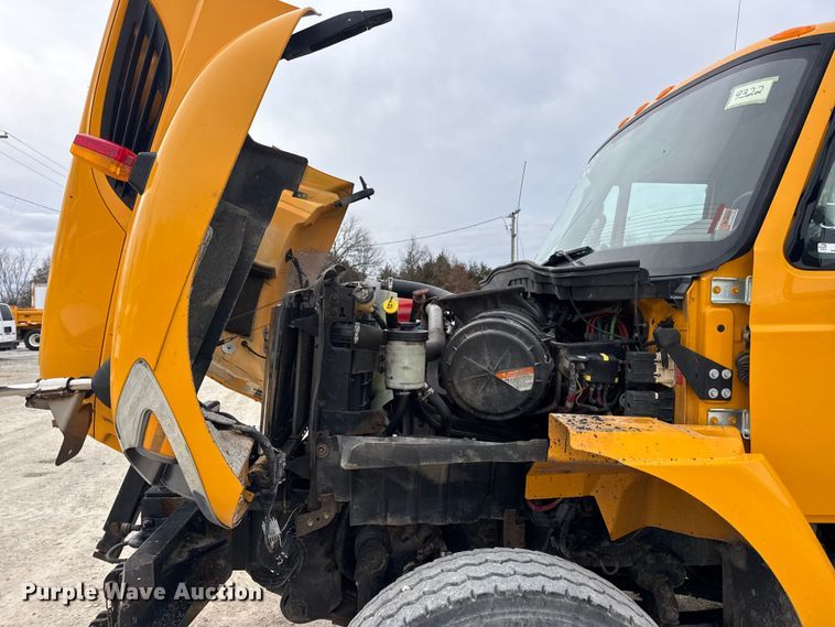 image for item EN0899 2016 International 7500 dump truck