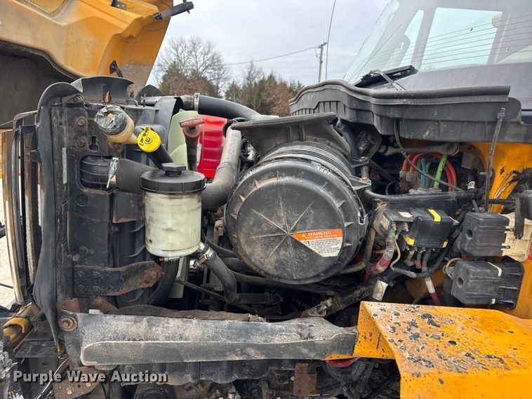 image for item EN0899 2016 International 7500 dump truck