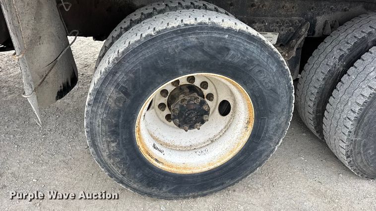 image for item EN0899 2016 International 7500 dump truck