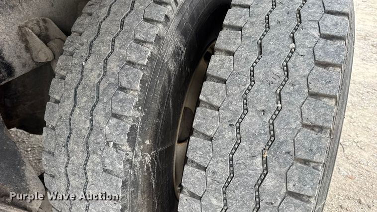 image for item EN0899 2016 International 7500 dump truck