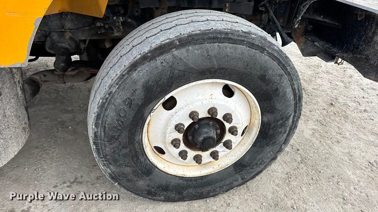 image for item EN0899 2016 International 7500 dump truck