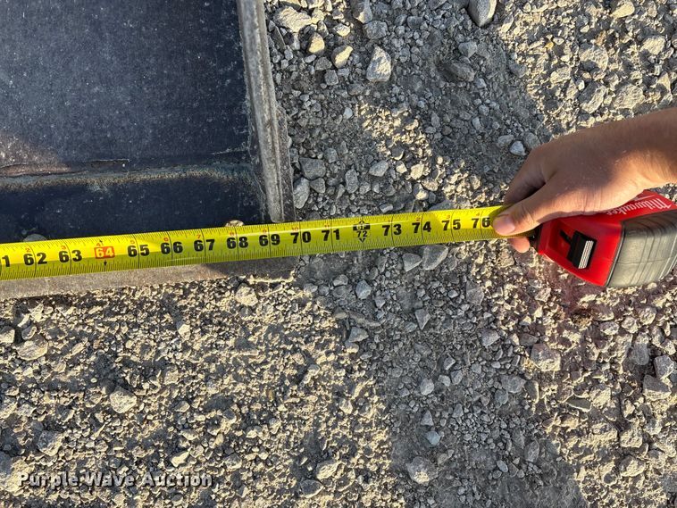 image for item EN5994 1999 Bobcat 863 skid steer loader