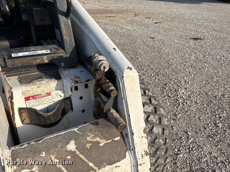 image for item EN5994 1999 Bobcat 863 skid steer loader