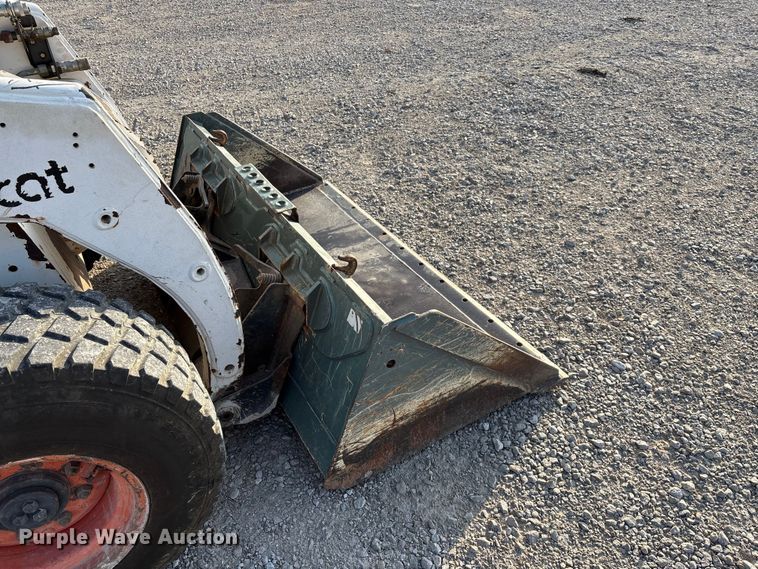 image for item EN5994 1999 Bobcat 863 skid steer loader
