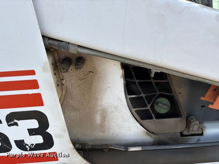image for item EN5994 1999 Bobcat 863 skid steer loader