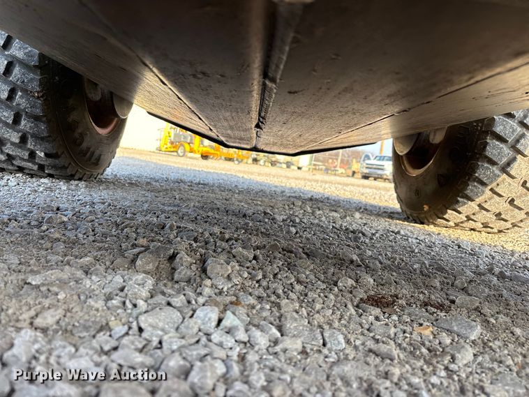 image for item EN5994 1999 Bobcat 863 skid steer loader