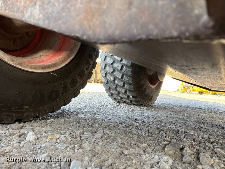 image for item EN5994 1999 Bobcat 863 skid steer loader