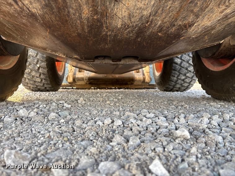 image for item EN5994 1999 Bobcat 863 skid steer loader