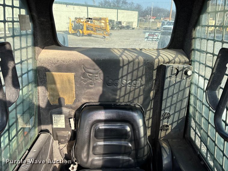 image for item EN5994 1999 Bobcat 863 skid steer loader