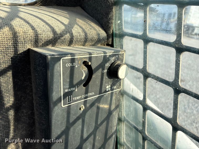 image for item EN5994 1999 Bobcat 863 skid steer loader