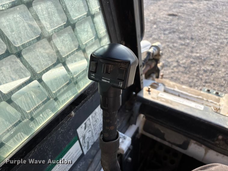 image for item EN5994 1999 Bobcat 863 skid steer loader