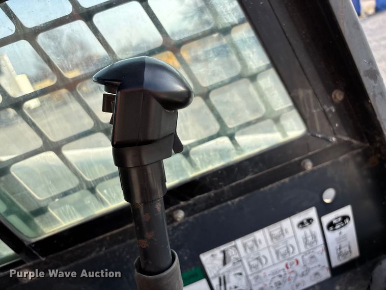 image for item EN5994 1999 Bobcat 863 skid steer loader