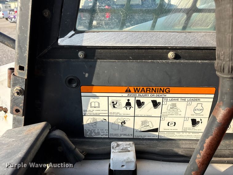 image for item EN5994 1999 Bobcat 863 skid steer loader