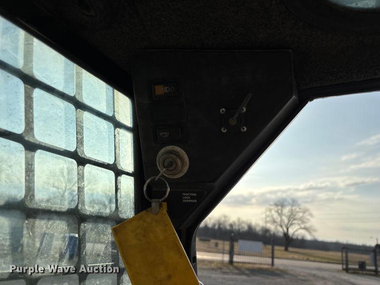 image for item EN5994 1999 Bobcat 863 skid steer loader