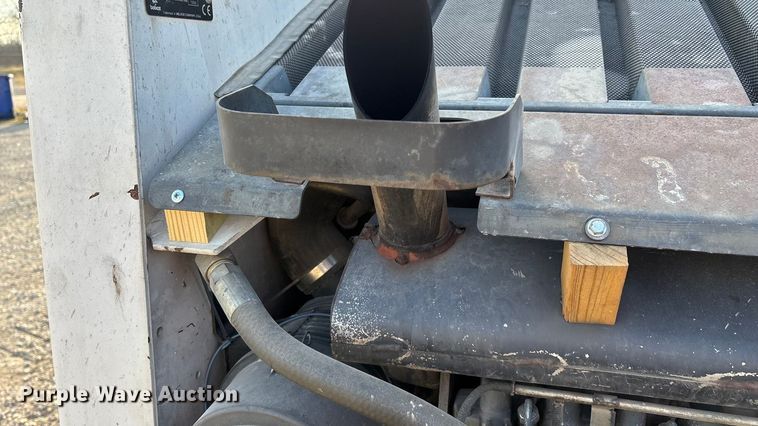 image for item EN5994 1999 Bobcat 863 skid steer loader