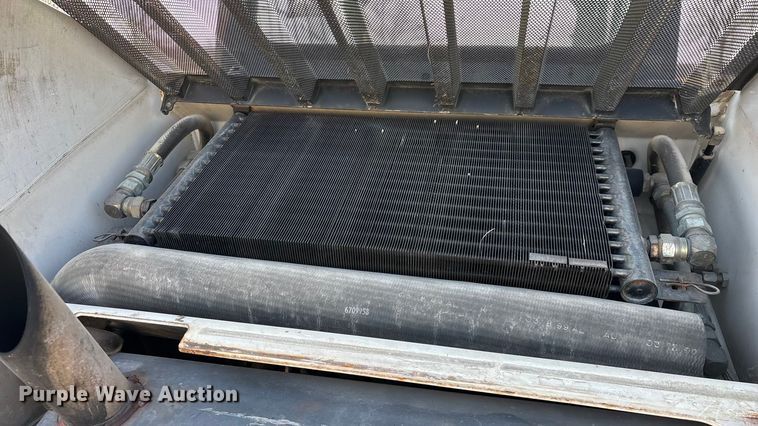 image for item EN5994 1999 Bobcat 863 skid steer loader