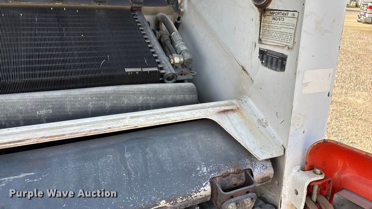 image for item EN5994 1999 Bobcat 863 skid steer loader