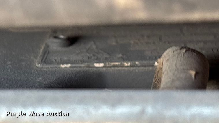 image for item EN5994 1999 Bobcat 863 skid steer loader