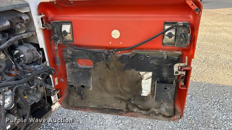 image for item EN5994 1999 Bobcat 863 skid steer loader